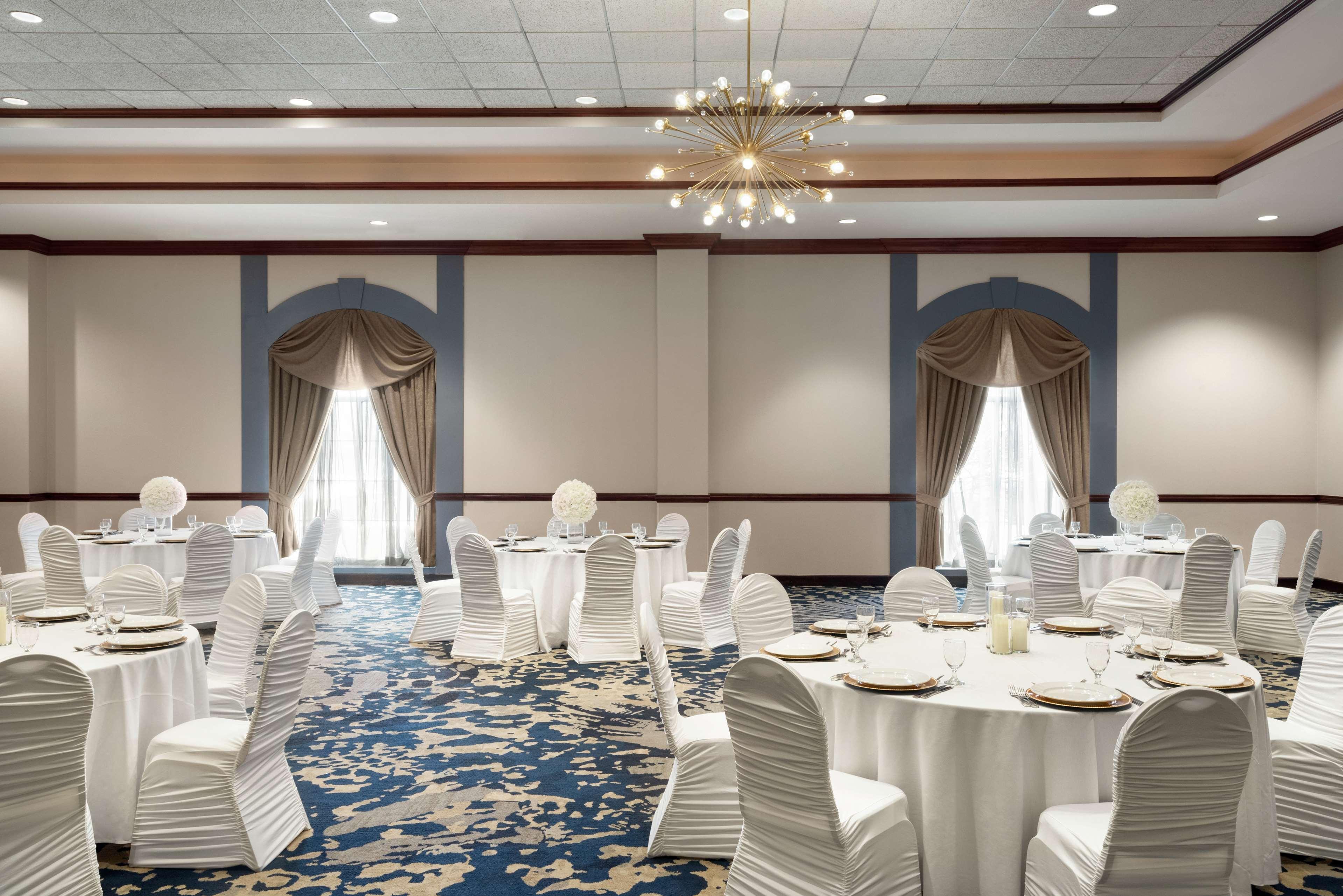 Embassy Suites By Hilton Cleveland Rockside Independence Eksteriør billede