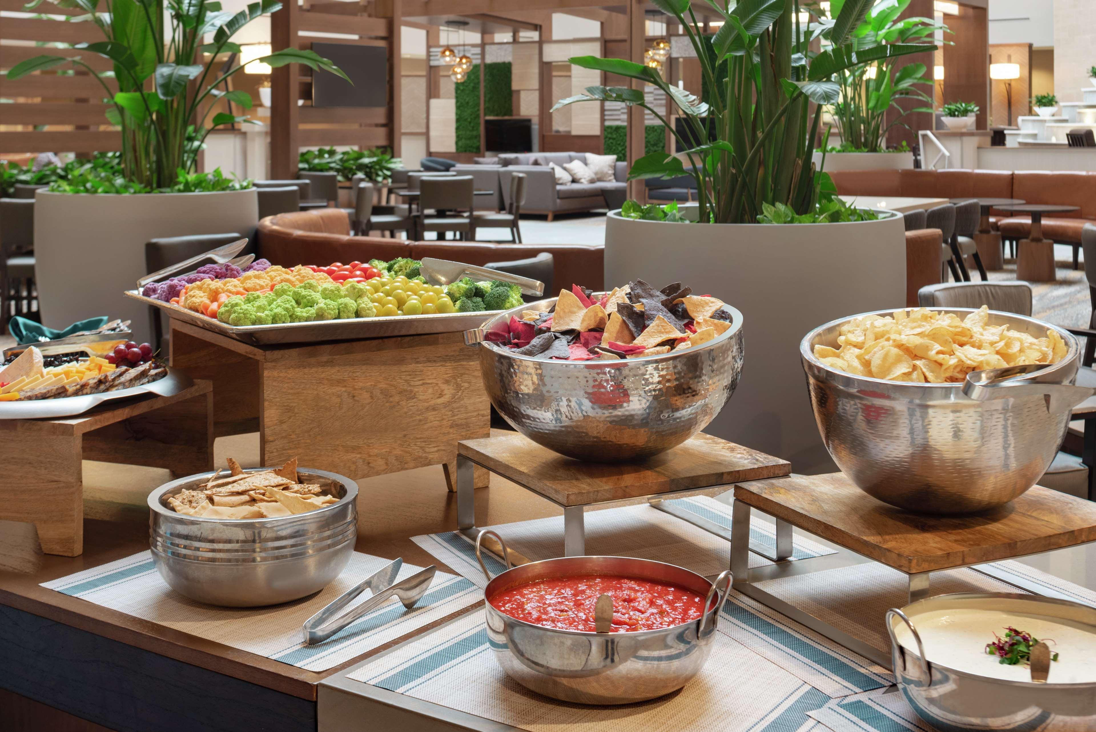 Embassy Suites By Hilton Cleveland Rockside Independence Eksteriør billede