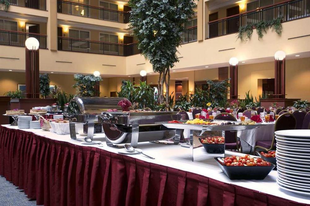 Embassy Suites By Hilton Cleveland Rockside Independence Restaurant billede